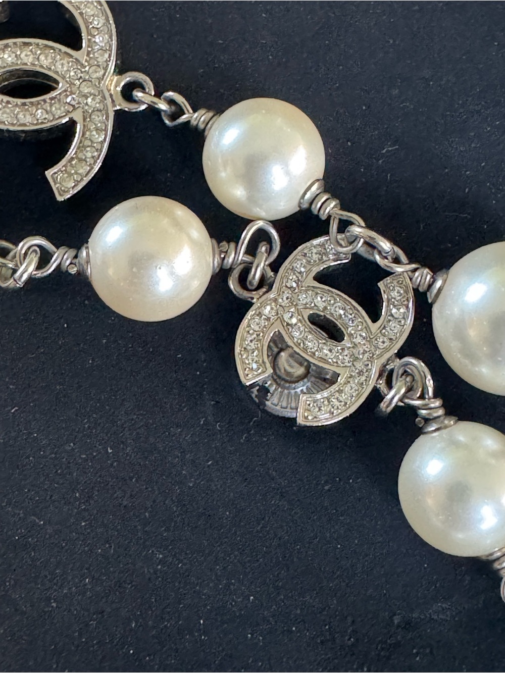 CHANEL Iconic Ivory Pearl CC Logo Long Chain Necklace - Picture 8 of 16